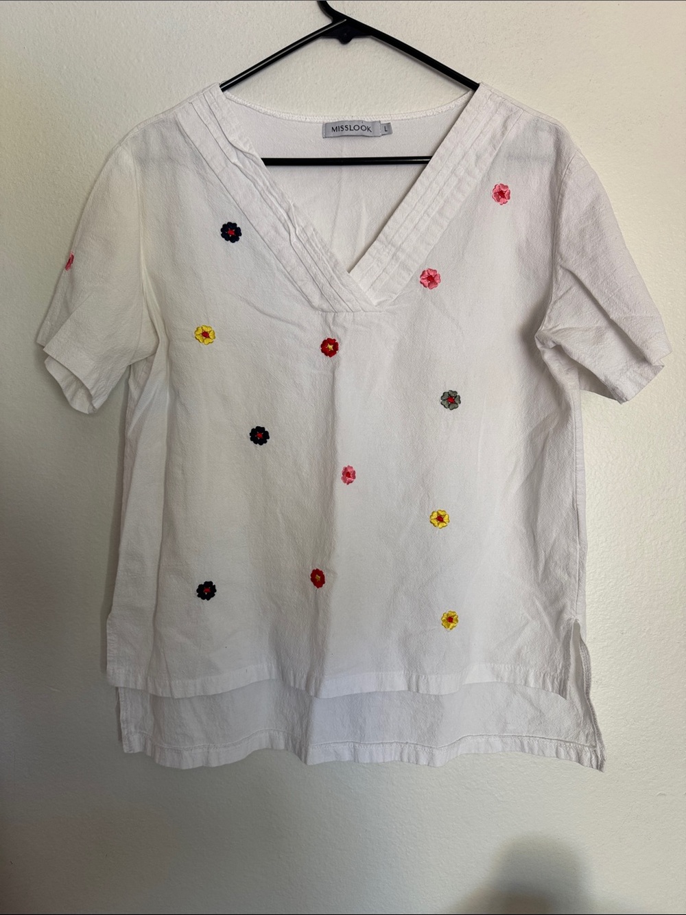 MISSLOOK White V-Neck Short Sleeve Top with Multicolor Floral Embroidery